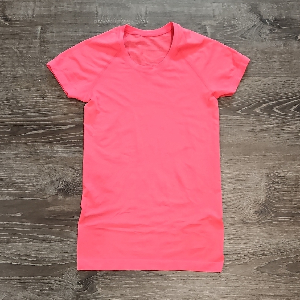 lululemon Swiftly Tech Short Sleeve Shirt - Hip Length